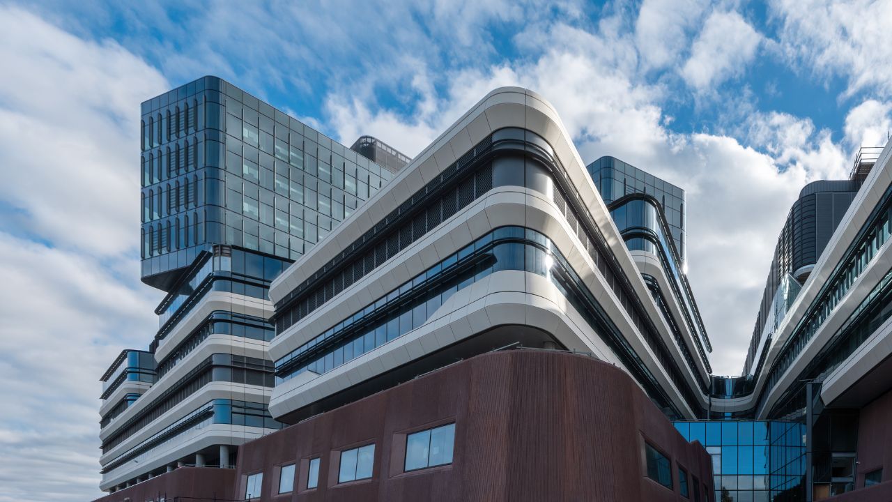 Outside shot of the New Footscray Hospital